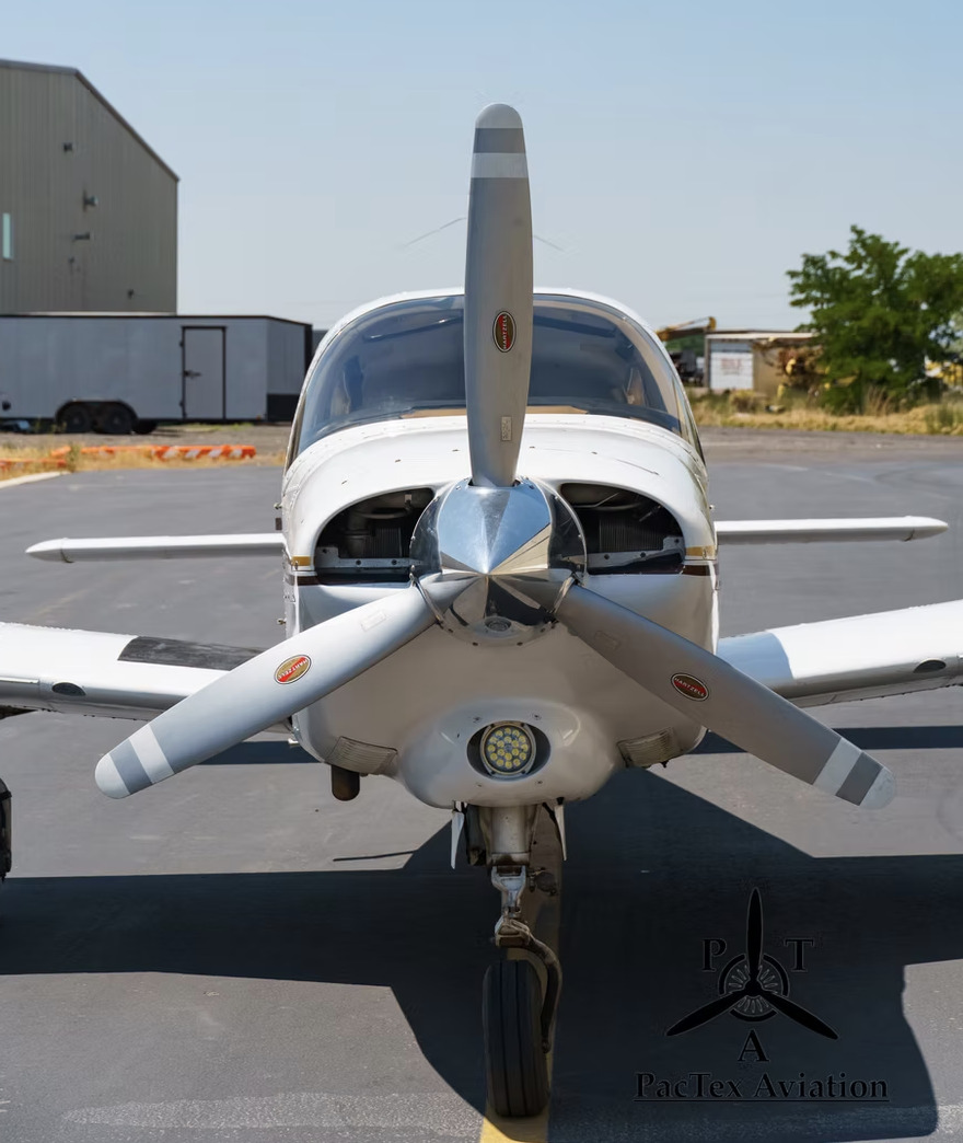 Piper Turbo Arrow II image 4